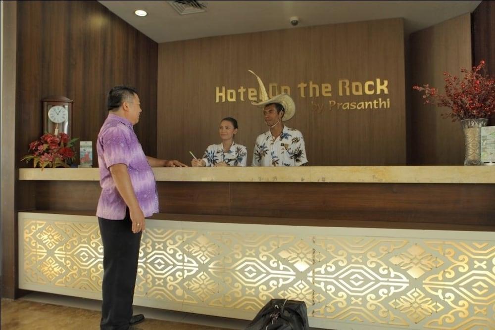 Hotel On The Rock Kupang  Exterior photo