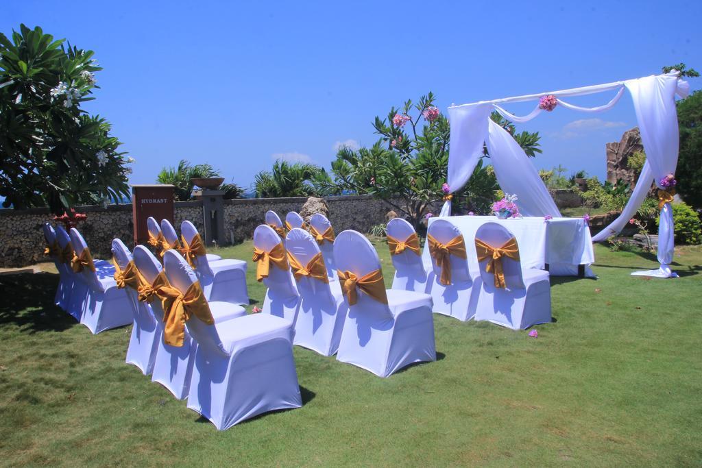 Hotel On The Rock Kupang  Exterior photo