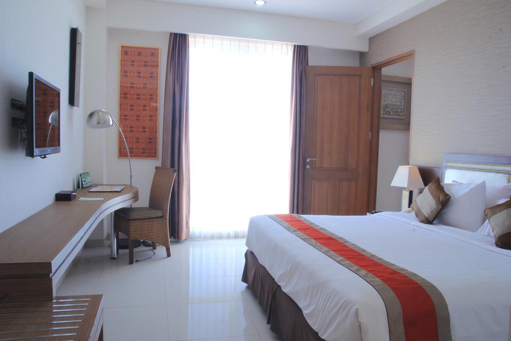 Hotel On The Rock Kupang  Exterior photo