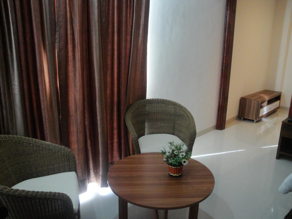 Hotel On The Rock Kupang  Exterior photo