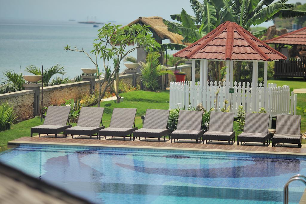 Hotel On The Rock Kupang  Exterior photo