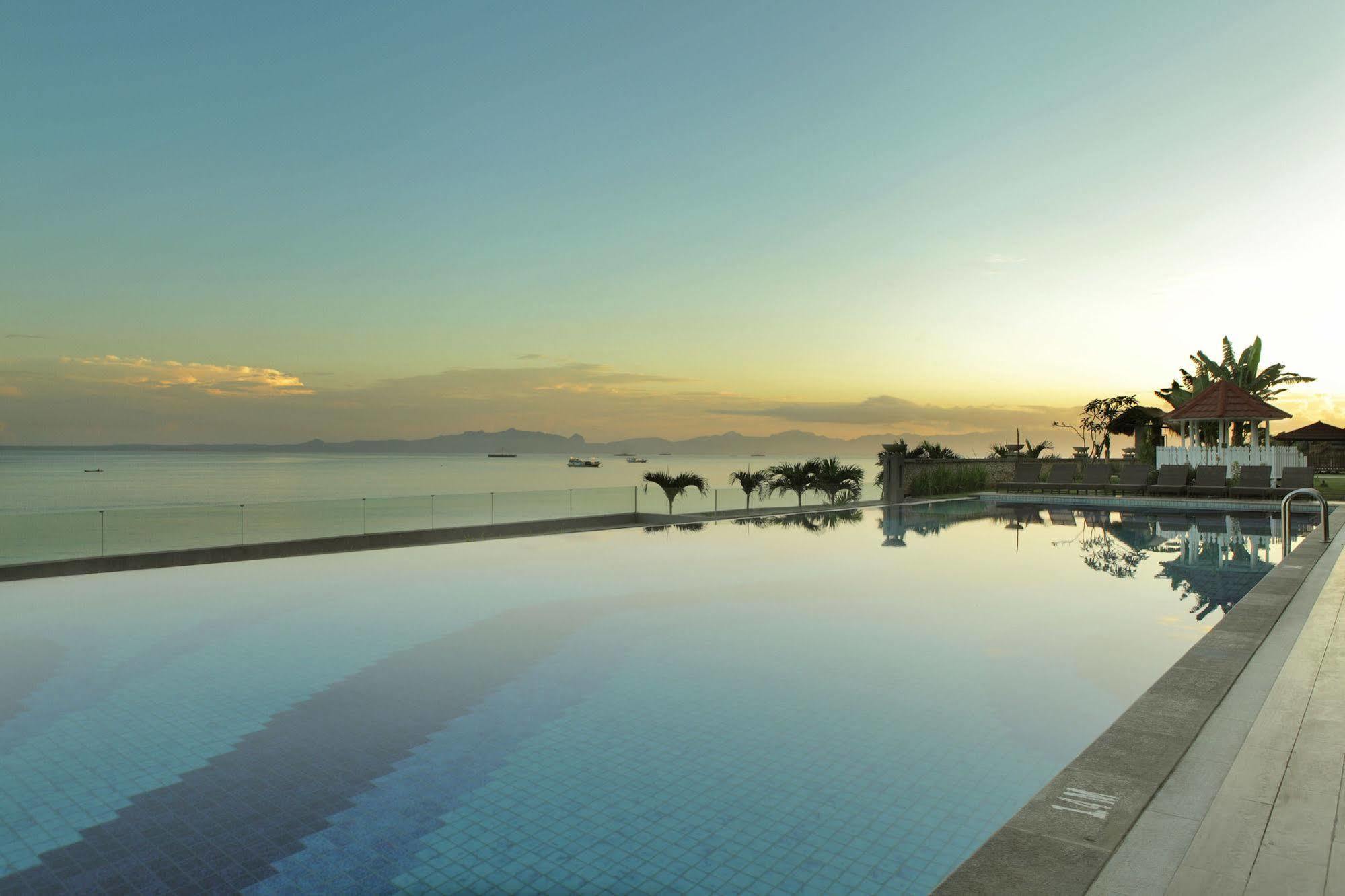Hotel On The Rock Kupang  Exterior photo